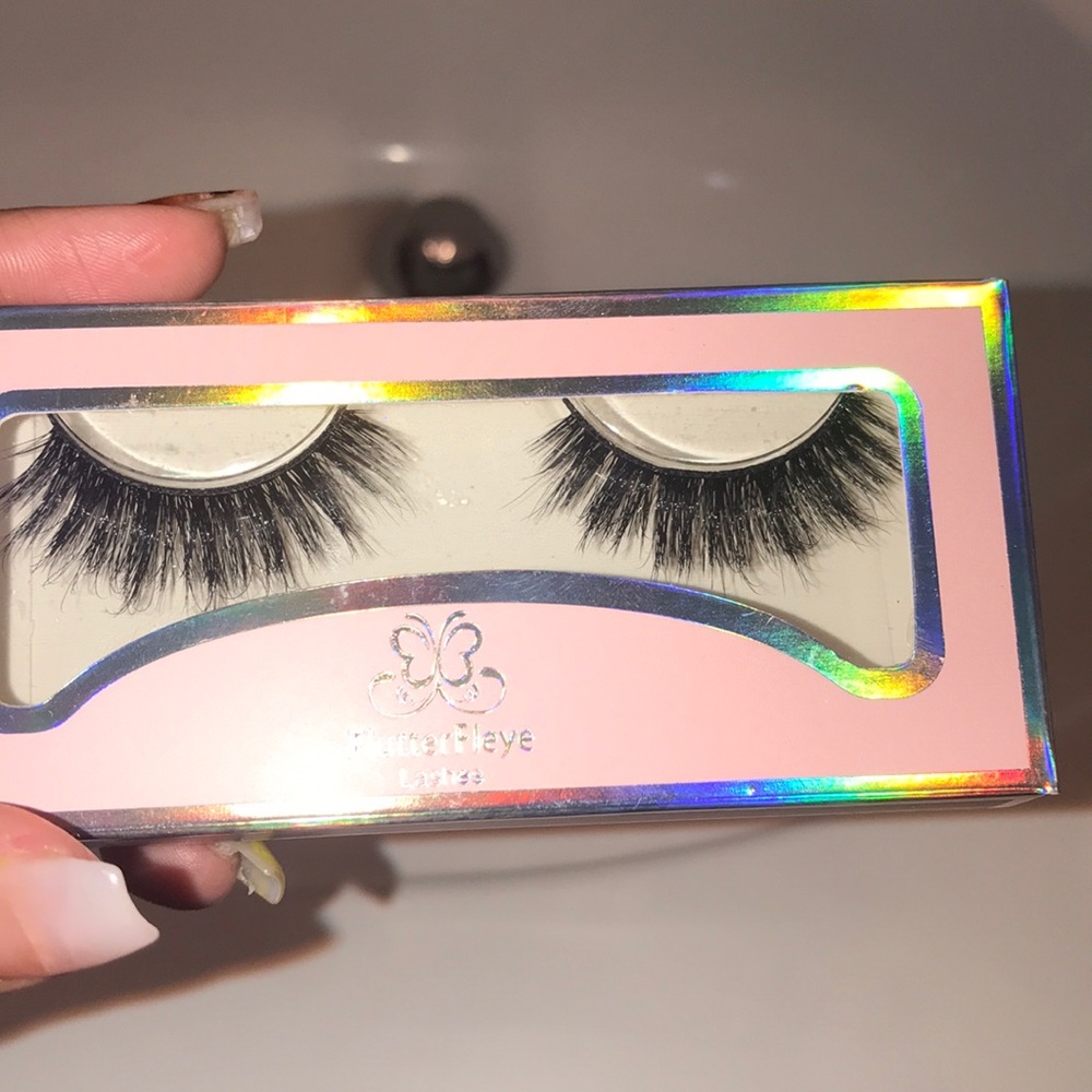 Eyelashes